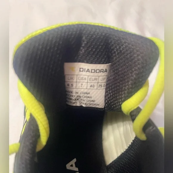 Diadora Quinto 6  ID . men  Sneakers - Yellow and Black - Picture 9 of 10